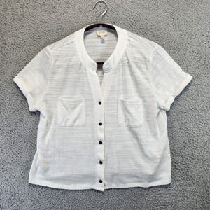 Greige Button Up Shirt Womens Size Med White Textured Collared Feminine‎ Casual